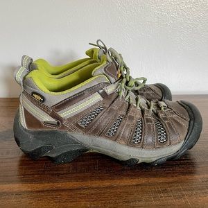 Keen Targhee II walking shoes, size 7